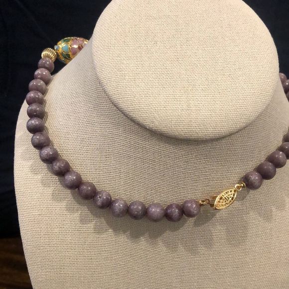 Vintage Amethyst Beads and Gold Floral Cloisonné Enamel Beaded Necklace - Picture 10 of 12